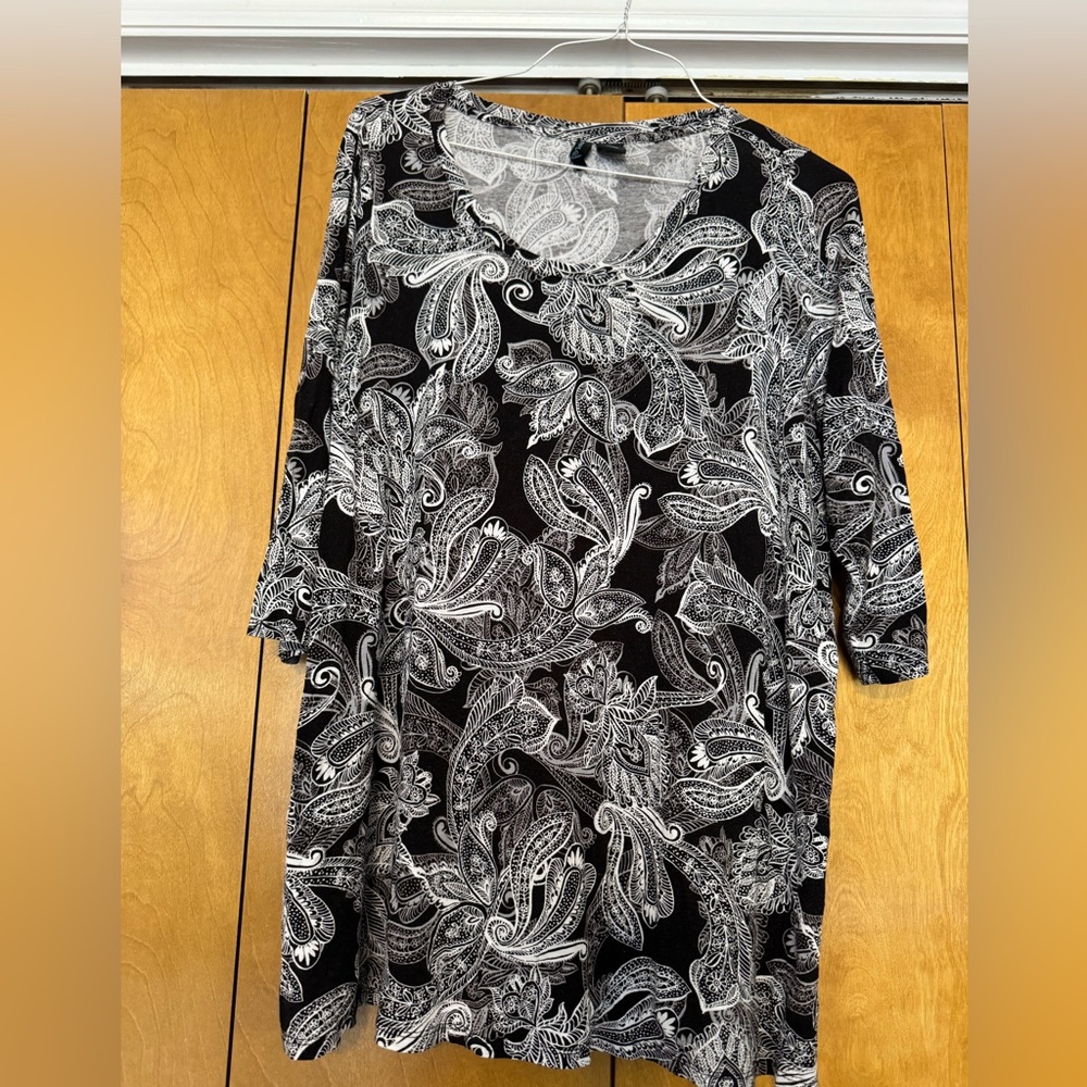 CLEARANCE Cynthia Rowley Black and White Paisley Women's Top
